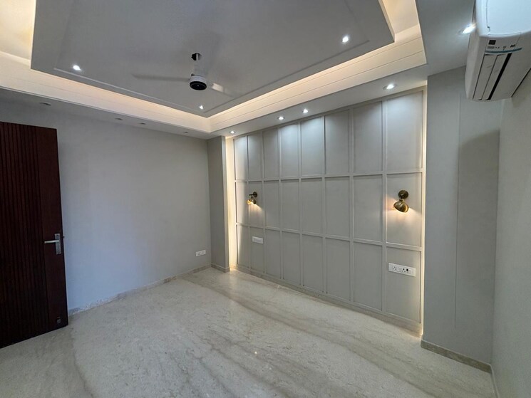 Bedroom, sector 51 3 Bedroom 200 Sq.Yd. Builder Floor In Sector 51 Gurgaon 8773577