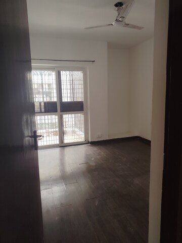 Room in 3 BHK Builder Floor at BPTP Park Elite Floors, Sector 85 – for Rent