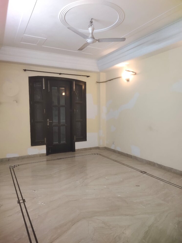 Room, rwa-apartments-sector-39 3 Bedroom 200 Sq.Ft. Independent House In Sector 39 Noida 8773583