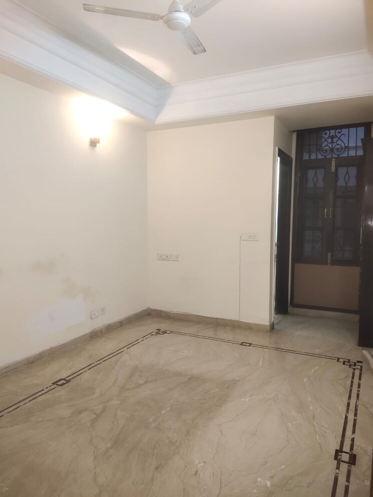 Room, rwa-apartments-sector-39 3 Bedroom 200 Sq.Ft. Independent House In Sector 39 Noida 8773583