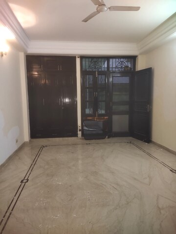 Room in 3 BHK Independent House at RWA Apartments Sector 39, Sector 39 – for Rent