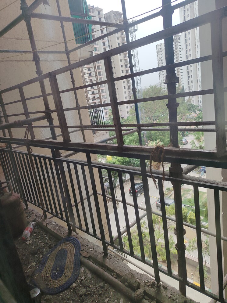 Balcony, sector 79 3 Bedroom 167 Sq.Yd. Apartment In Sector 79 Faridabad 8773601