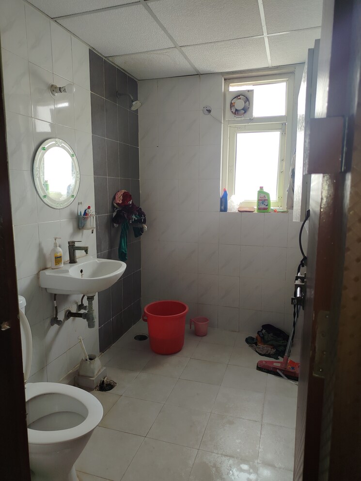 Bathroom, sector 79 3 Bedroom 167 Sq.Yd. Apartment In Sector 79 Faridabad 8773601