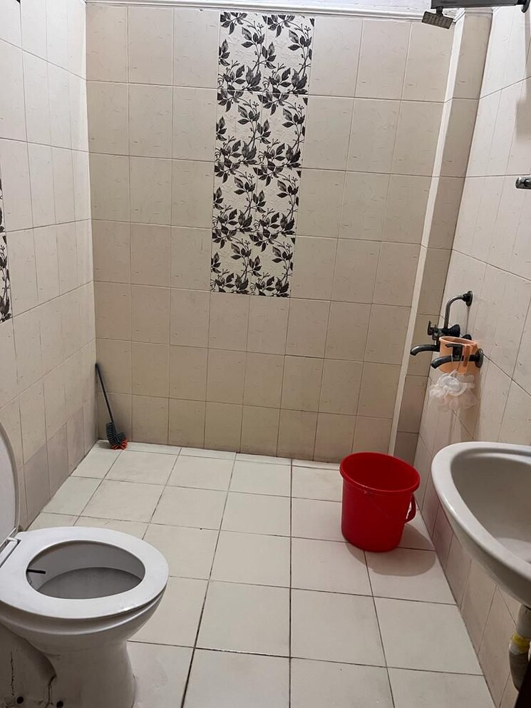 Bathroom, rwa-apartments-sector-50 2 Bedroom 162 Sq.Mt. Independent House In Sector 50 Noida 8773608