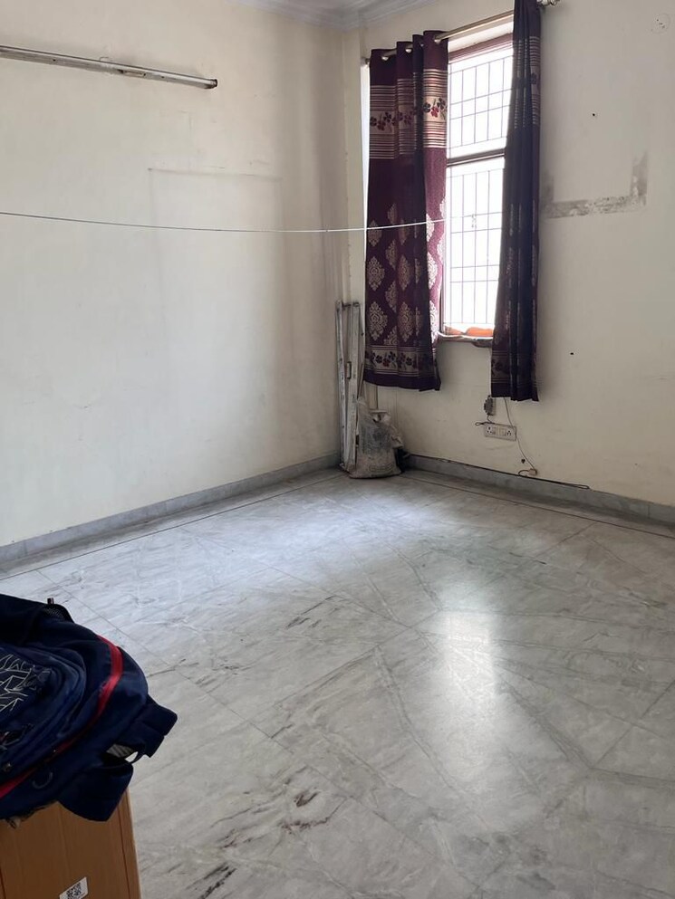 Room, rwa-apartments-sector-50 2 Bedroom 162 Sq.Mt. Independent House In Sector 50 Noida 8773608