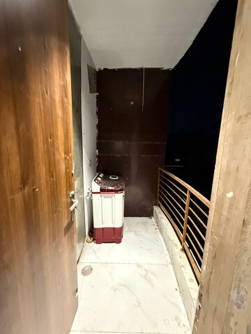 Furnished Amenities in 1 BHK Builder Floor at Mayur Vihar 1 – for Rent