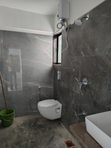 Bathroom in 3 BHK Apartment at Monarch West View, Santacruz West – for Sale