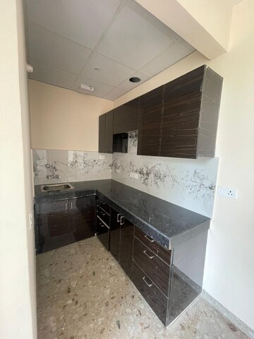 Kitchen in 1 BHK Builder Floor at Sector 43 – for Rent