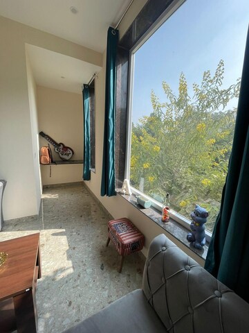 Balcony in 1 BHK Builder Floor at Sector 43 – for Rent