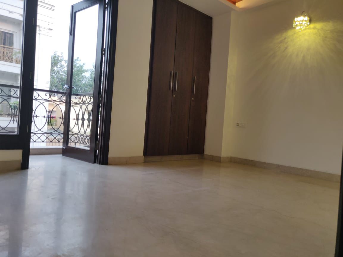 3 BHK + Servant Room Builder Floor For Rent in RWA Hauz Khas Block C 5