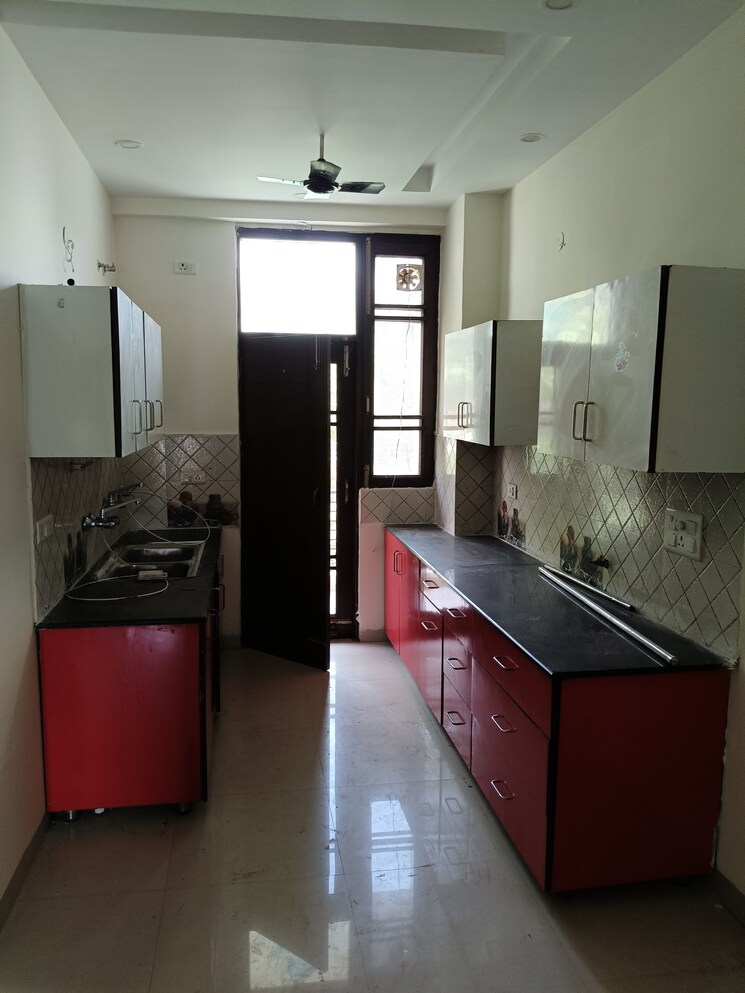 Kitchen, guru-nanak-enclave 3 Bedroom 900 Sq.Ft. Builder Floor In Dhakoli Zirakpur 8773700