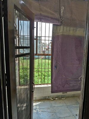 Balcony in 3 BHK Builder Floor at Guru Nanak Enclave, Dhakoli – for Sale