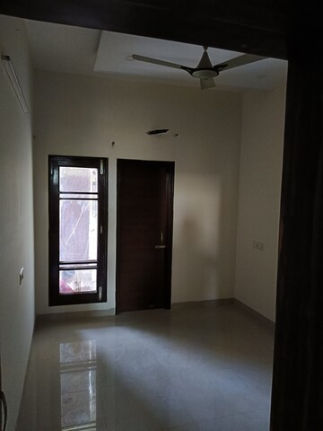 Room in 3 BHK Builder Floor at Guru Nanak Enclave, Dhakoli – for Sale