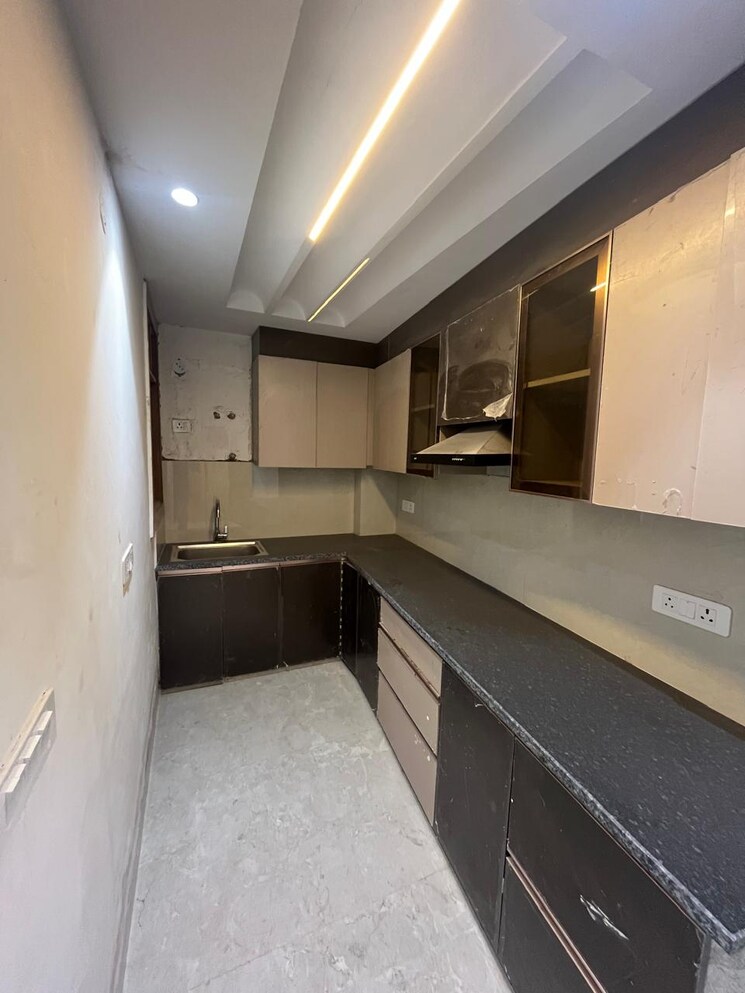 Kitchen, dera mandi 3 Bedroom 1150 Sq.Ft. Builder Floor In Dera Mandi Delhi 8773706