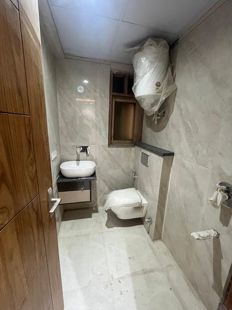 Bathroom, dera mandi 3 Bedroom 1150 Sq.Ft. Builder Floor In Dera Mandi Delhi 8773706