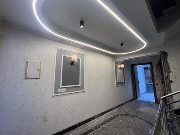 Room in 3 BHK Builder Floor at Dera Mandi – for Sale