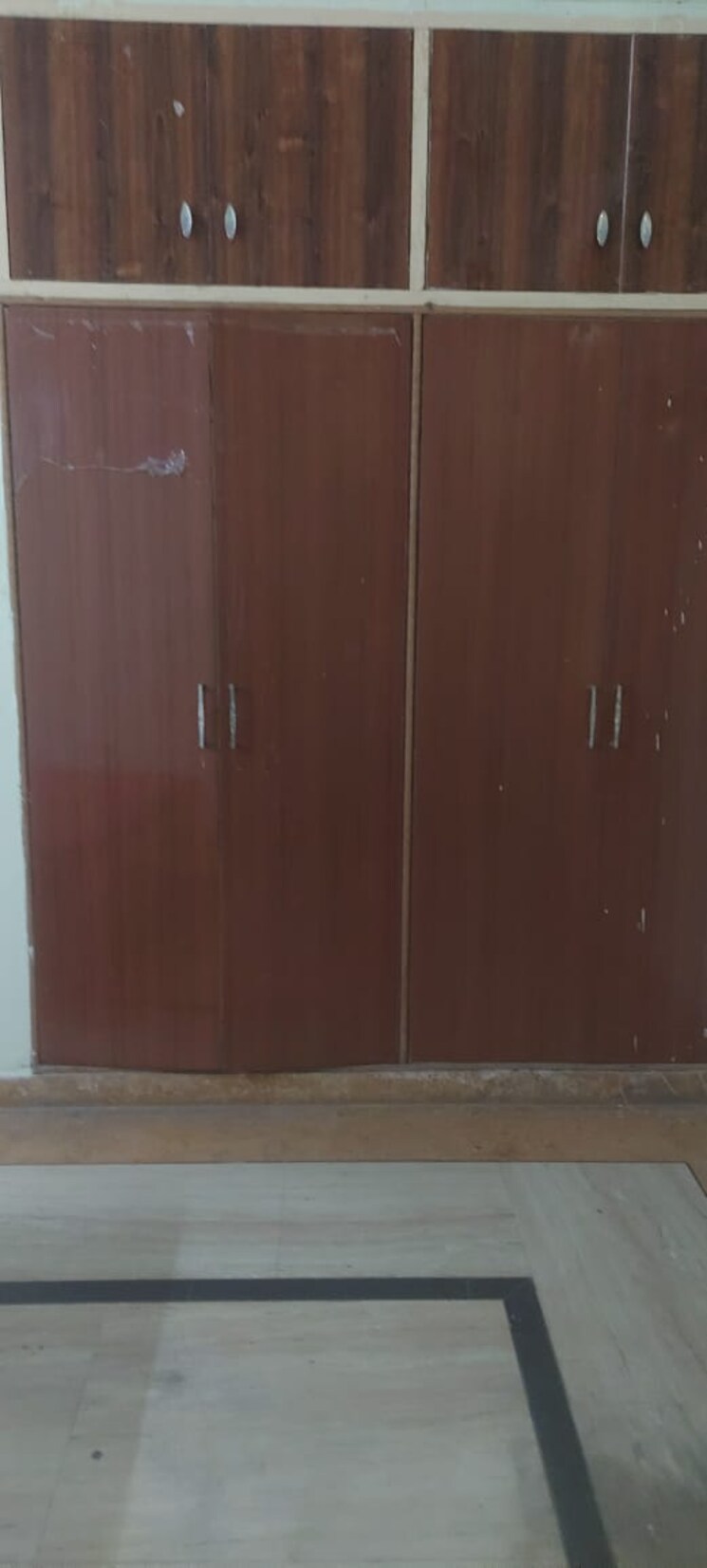 Room, sector 14 5 Bedroom 112 Sq.Mt. Independent House In Sector 14 Noida 8773709