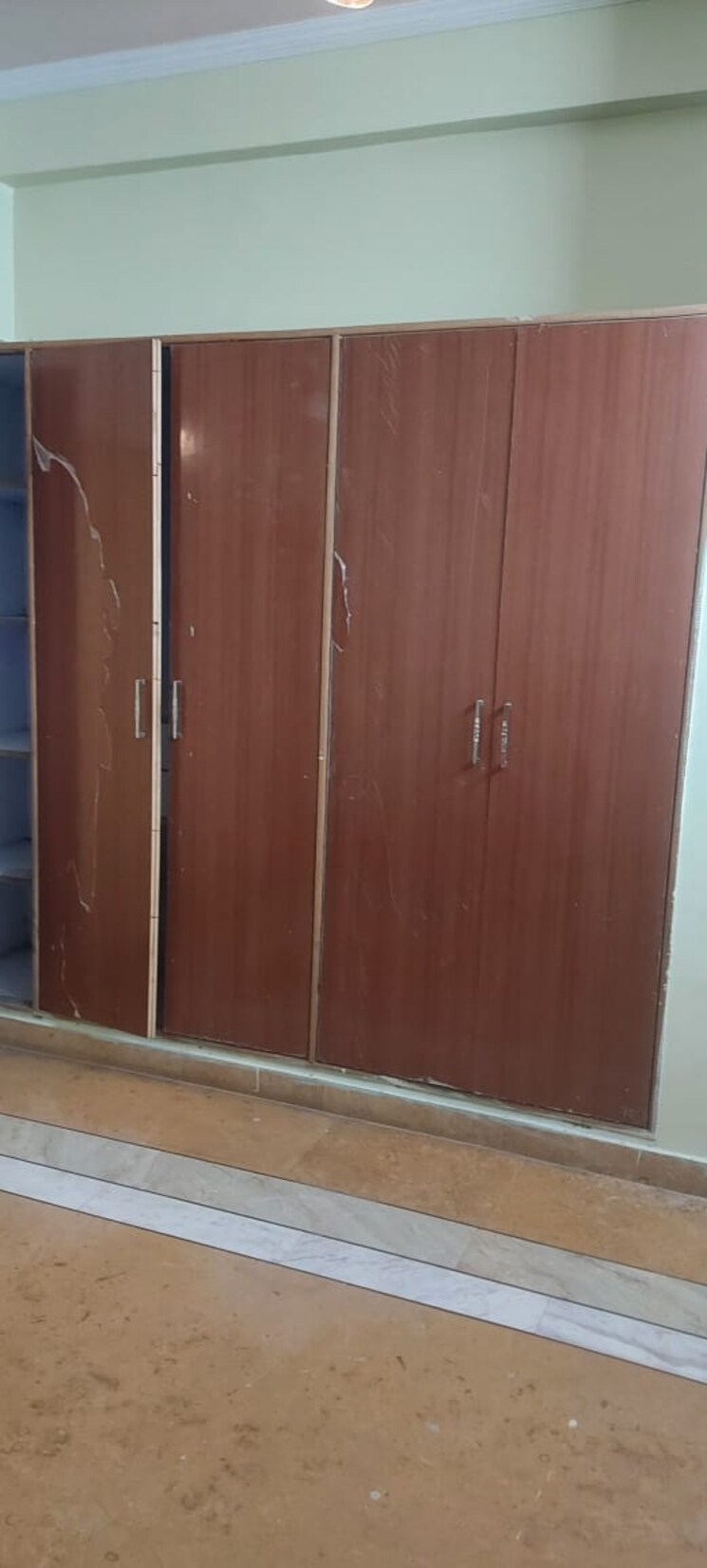 undefined, sector 14 5 Bedroom 112 Sq.Mt. Independent House In Sector 14 Noida 8773709