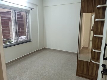 Room in 2 BHK Builder Floor at Halasuru – for Rent