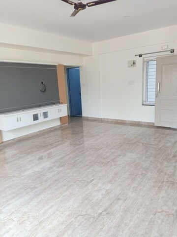 Room in 2 BHK Builder Floor at Halasuru – for Rent
