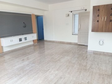 Room in 2 BHK Builder Floor at Halasuru – for Rent