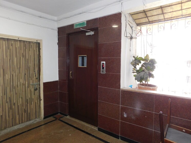 Other, juhu 3 Bedroom 1300 Sq.Ft. Apartment In Juhu Mumbai 8773767