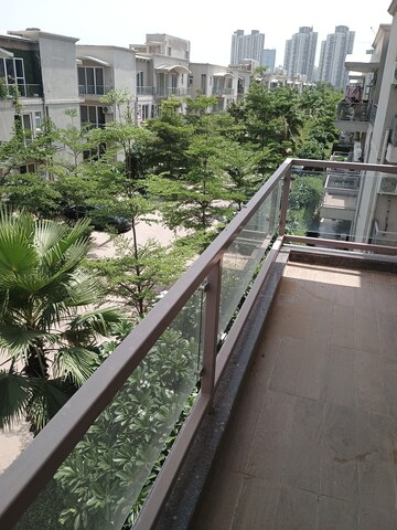 Balcony in 4 BHK Builder Floor at BPTP Amstoria, Sector 102 – for Rent