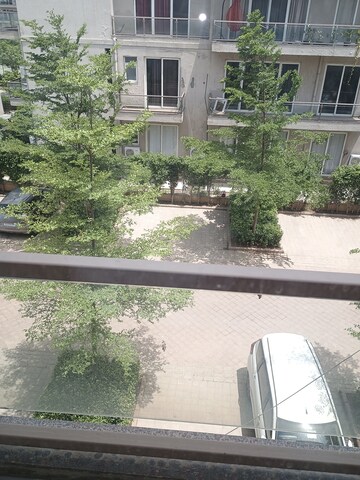 Balcony in 4 BHK Builder Floor at BPTP Amstoria, Sector 102 – for Rent