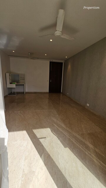Furnished Amenities in 2 BHK Apartment at Hiranandani Castle Rock, Powai – for Rent