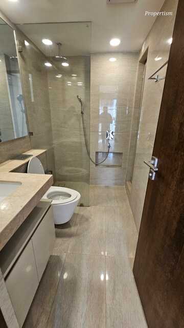 Furnished Amenities in 2 BHK Apartment at Hiranandani Castle Rock, Powai – for Rent