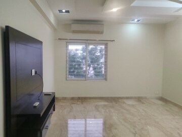 Room in 4 BHK Apartment at Grand View Jubilee Hills, Jubilee Hills – for Rent