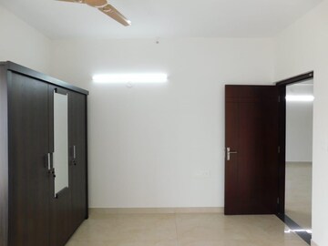 Room in 2.5 BHK Apartment at Kokapet – for Rent