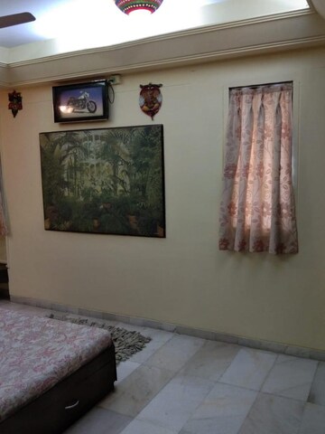 Bedroom in 2 BHK Apartment at Juhu – for Rent