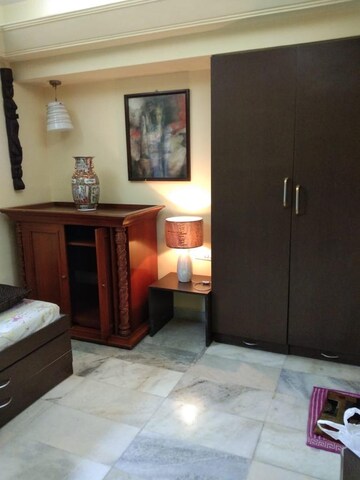 Room in 2 BHK Apartment at Juhu – for Rent