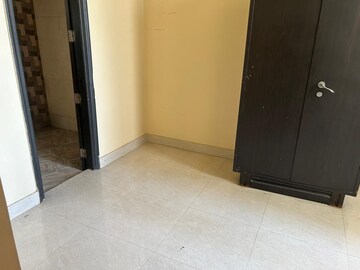 Room in 3 BHK Independent House at Sector 43 – for Rent