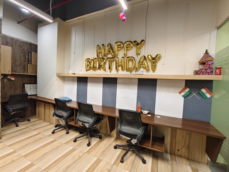 Team Area, grandslam-ithum Commercial Office Space 700 Sq.Ft. In Sector 62 Noida 8773824