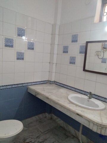 Master Bedroom in 3 BHK Independent House at RWA Apartments Sector 47, Sector 47 – for Rent
