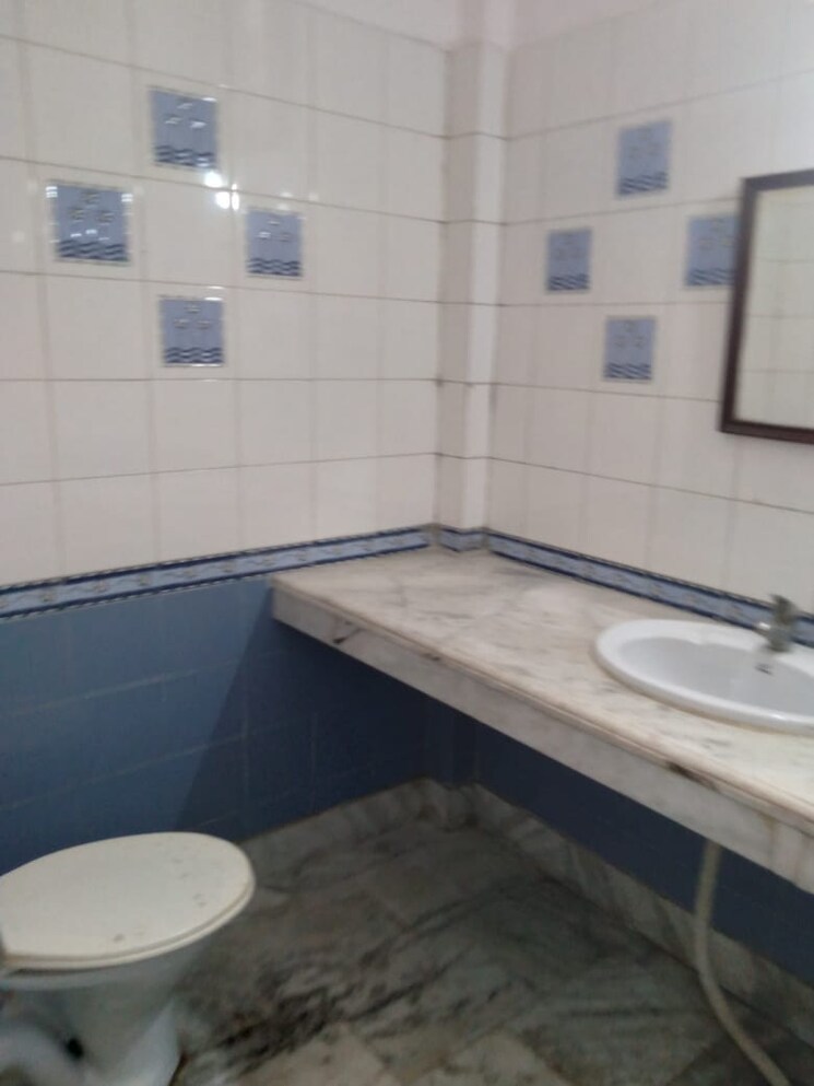 Bathroom, rwa-apartments-sector-47 3 Bedroom 200 Sq.Mt. Independent House In Sector 47 Noida 8773829