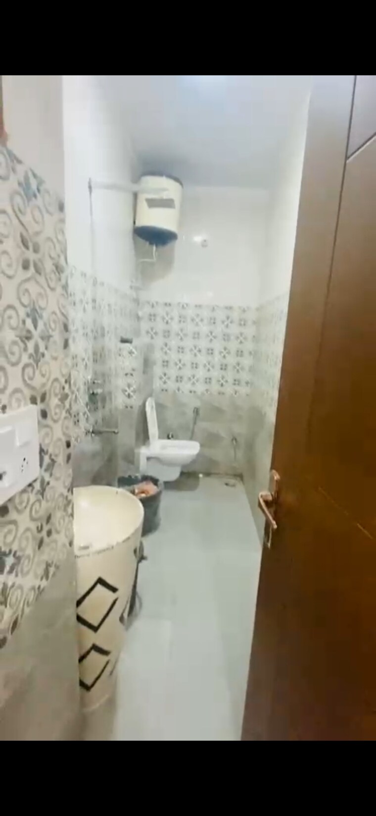 Bathroom, govindpuri 3 Bedroom 1000 Sq.Ft. Builder Floor In Govindpuri Delhi 8773840