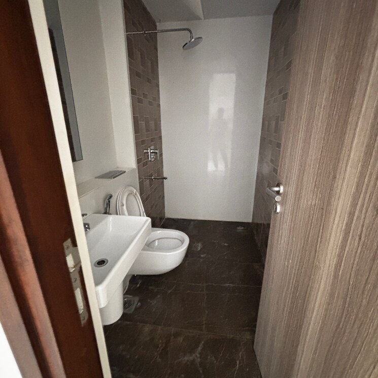 Bathroom, lodha-the-park-side 3 Bedroom 978 Sq.Ft. Apartment In Kamala Mill Mumbai 8773842