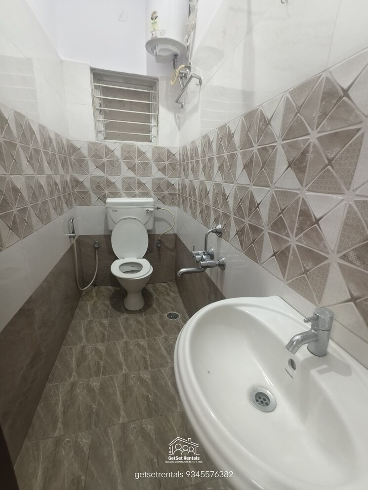 Bathroom, iti layout 1 Bedroom 600 Sq.Ft. Builder Floor In Iti Layout Bangalore 8773848