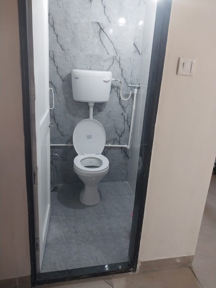 Bathroom, micl-ghatkopar-avenue-aaradhya-one-earth-phase-2 1.5 Bedroom 518 Sq.Ft. Apartment In Ghatkopar East Mumbai 8773847