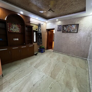 Room in 2 BHK Builder Floor at Kotla Mubarakpur – for Rent