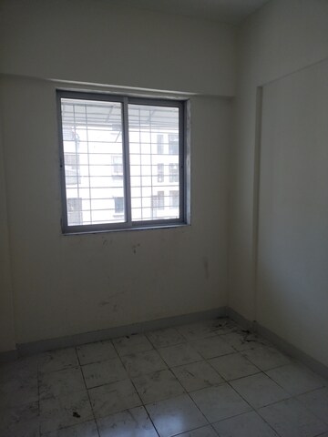 Room in 1 BHK Apartment at HDIL Premier Exotica, Kurla West – for Rent