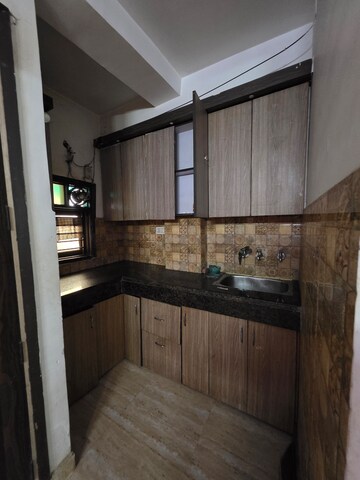 Furnished Amenities in 2 BHK Builder Floor at Uttam Nagar – for Sale
