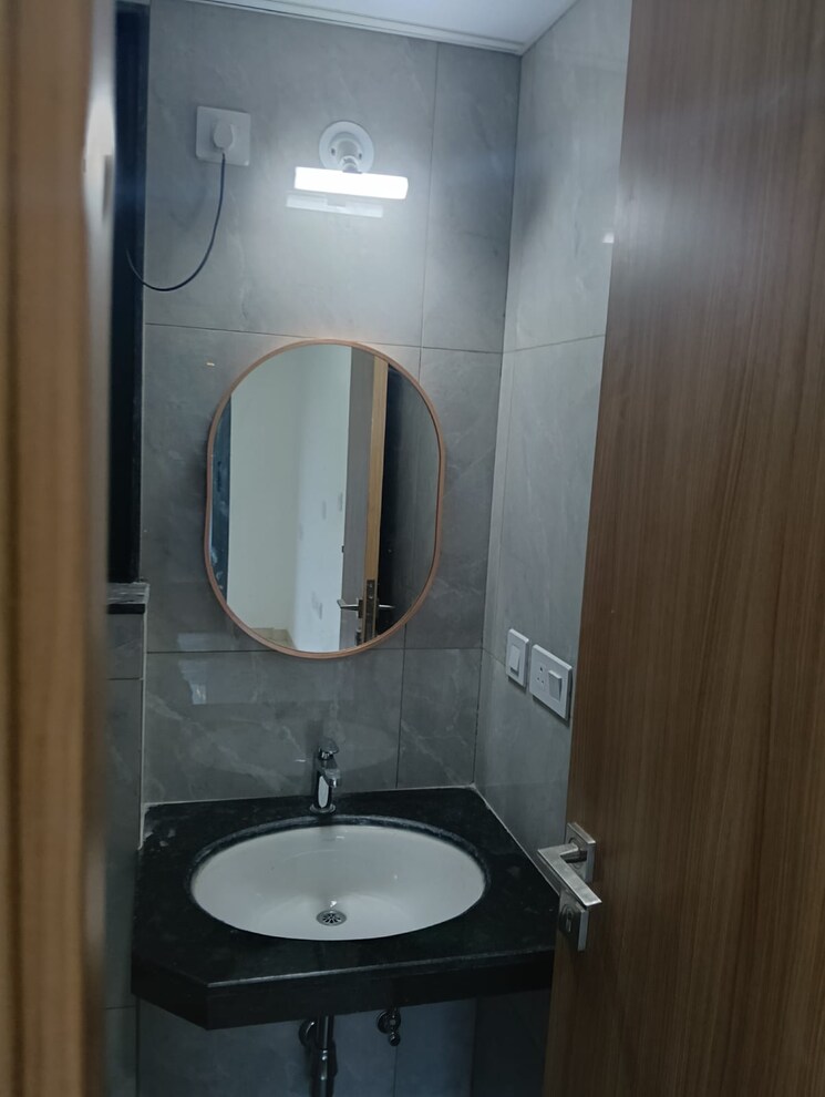 Bathroom, suncity-complex 1.5 Bedroom 600 Sq.Ft. Apartment In Powai Mumbai 8773895