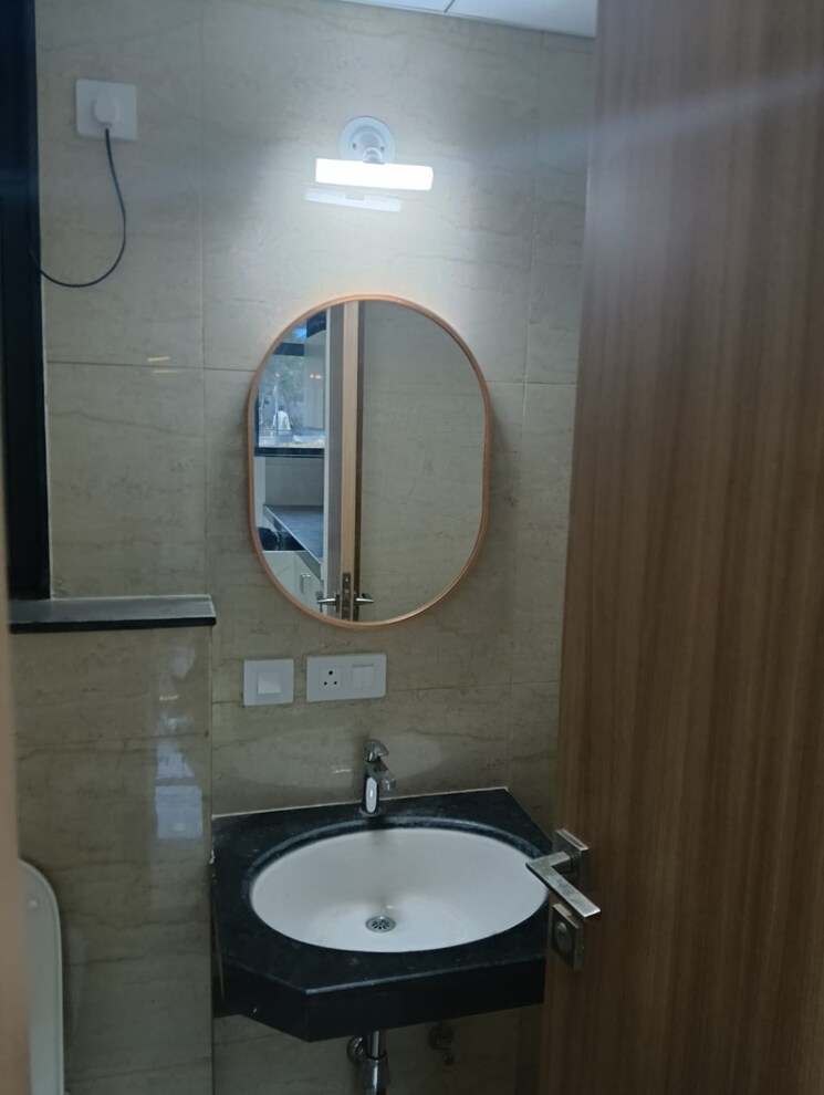 Bathroom, suncity-complex 1.5 Bedroom 600 Sq.Ft. Apartment In Powai Mumbai 8773895