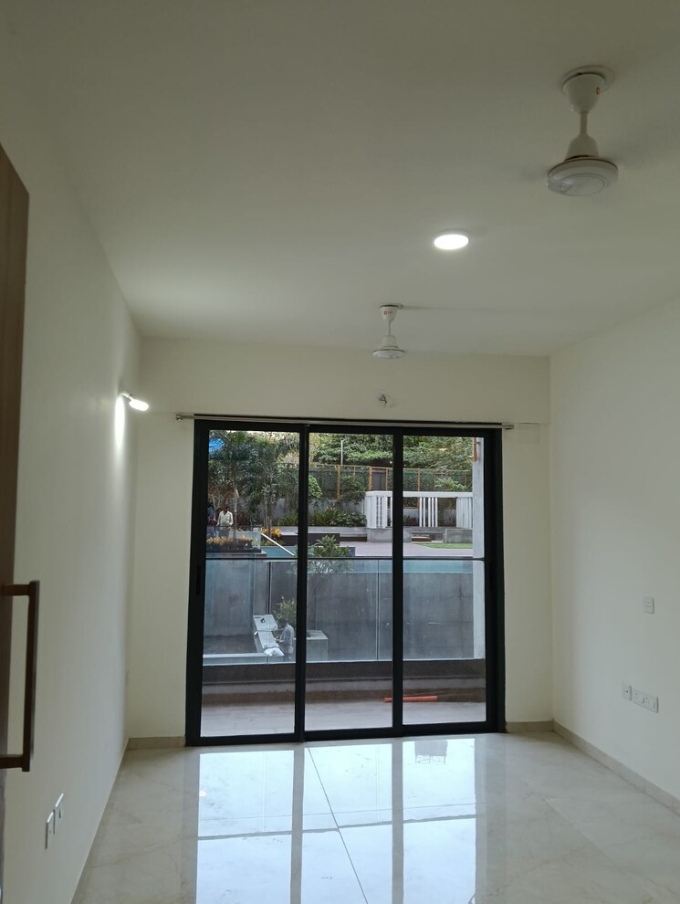 Room, suncity-complex 1.5 Bedroom 600 Sq.Ft. Apartment In Powai Mumbai 8773895
