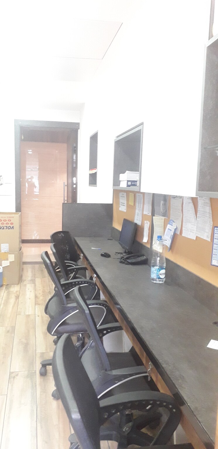 Team Area, netaji subhash place Commercial Office Space 680 Sq.Ft. In Netaji Subhash Place Delhi 8773886