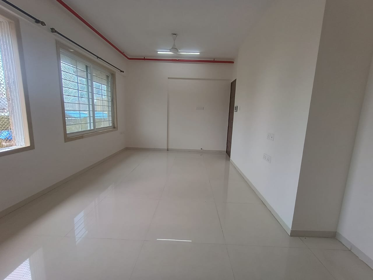 2 BHK + Servant Room Apartment For Rent in Sima Building